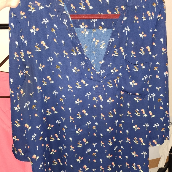 3/$30 New York and company Blouses Size: XL - Picture 6 of 11